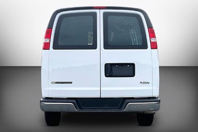 2025 Chevrolet Express Cargo WT