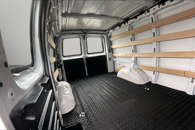 2024 GMC Savana Cargo 2500 Work Van