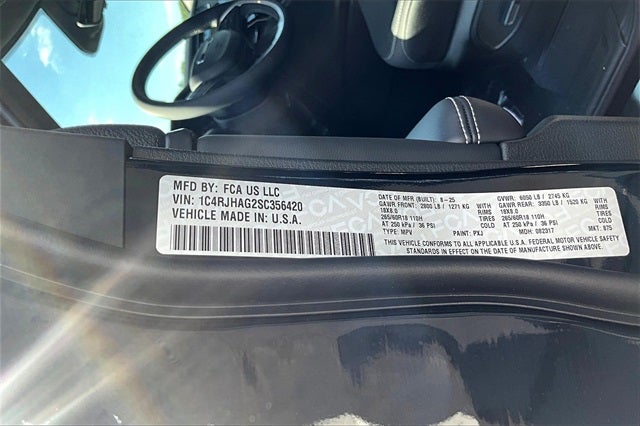 2025 Jeep Grand Cherokee Base