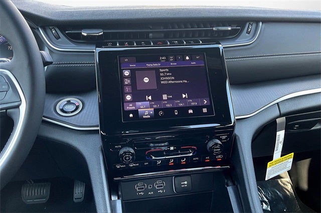 2025 Jeep Grand Cherokee Base