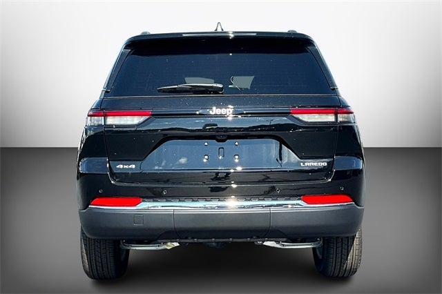 2025 Jeep Grand Cherokee Base