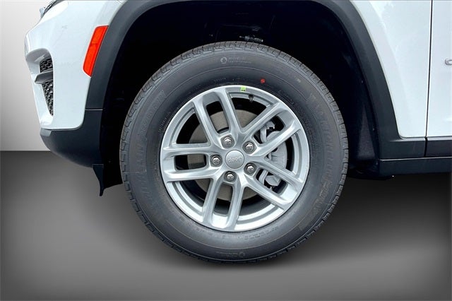 2025 Jeep Grand Cherokee Base