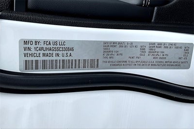 2025 Jeep Grand Cherokee Base