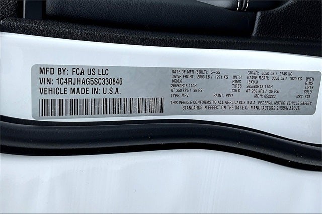 2025 Jeep Grand Cherokee Base