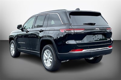 2025 Jeep Grand Cherokee Base