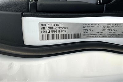 2025 Jeep Grand Cherokee Base