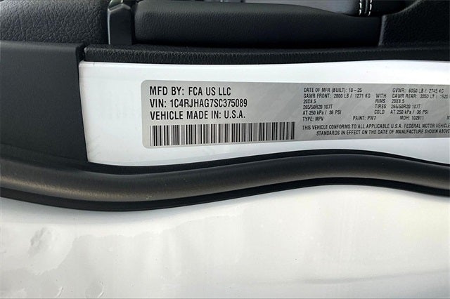 2025 Jeep Grand Cherokee Base