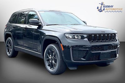 2026 Jeep Grand Cherokee Laredo Altitude