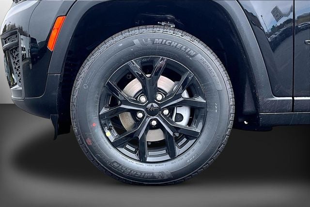 2026 Jeep Grand Cherokee Laredo Altitude