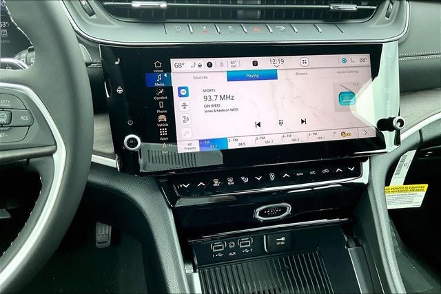 2026 Jeep Grand Cherokee Laredo Altitude