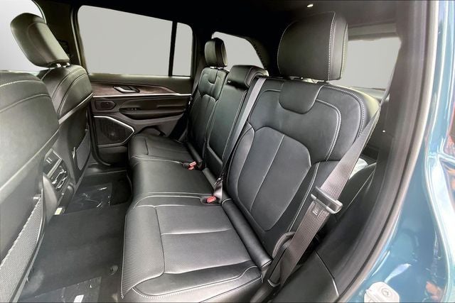 2027 Jeep Grand Cherokee Limited Reserve