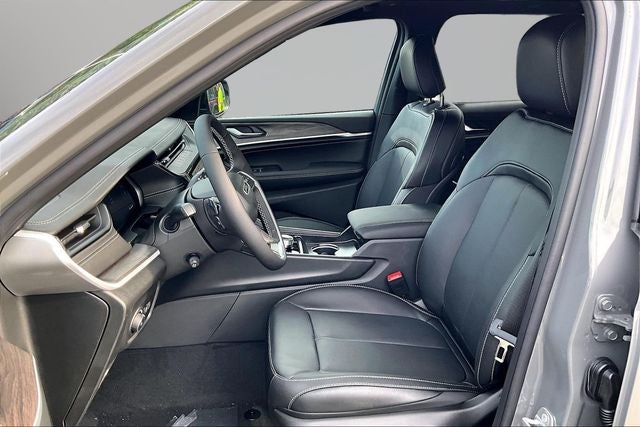 2027 Jeep Grand Cherokee Limited Reserve