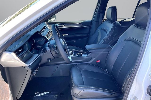 2027 Jeep Grand Cherokee Limited Reserve