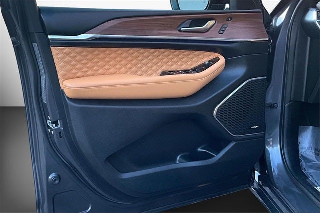 2023 Jeep Grand Cherokee Summit