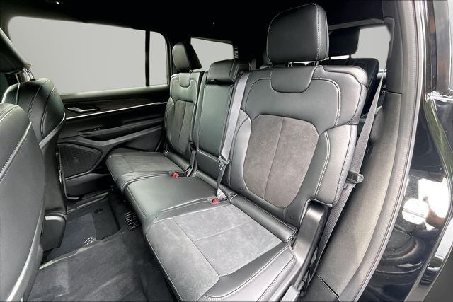 2026 Jeep Grand Cherokee L Laredo Altitude