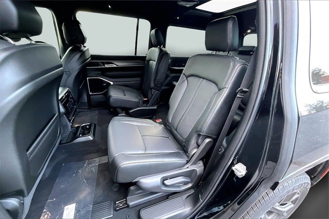 2026 Jeep Grand Wagoneer Base