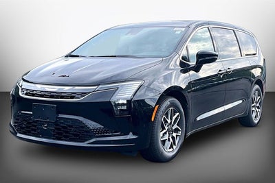 2027 Chrysler Pacifica Limited